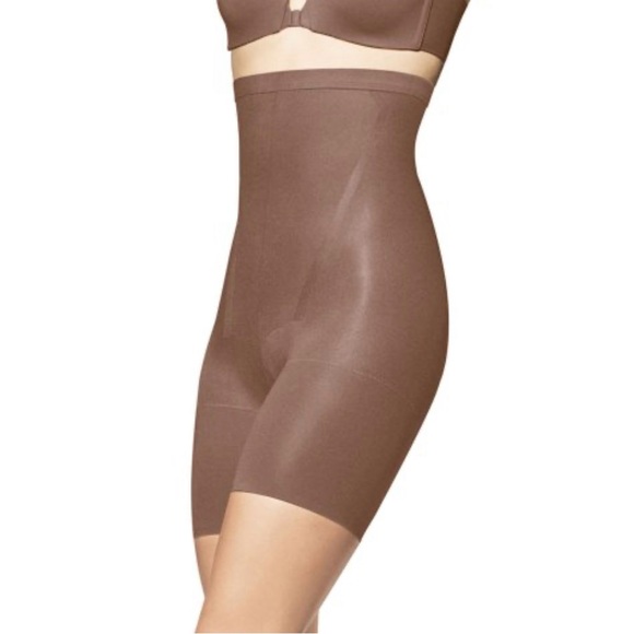 SPANX Super Higher Power Mid-thigh Shaper (G) - Picture 1 of 5